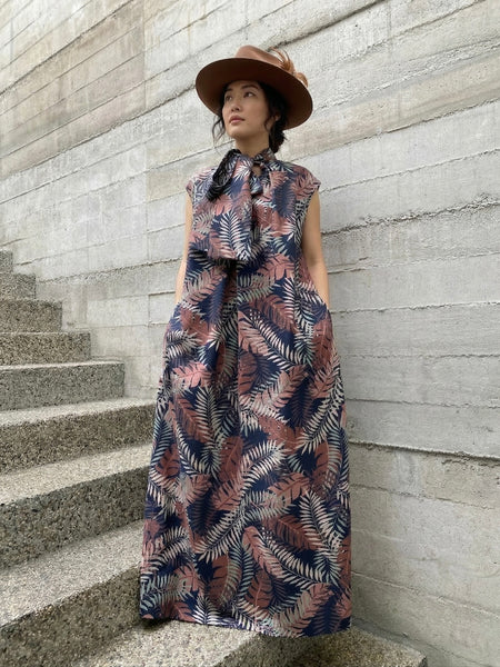 KEBOTAN - BROWN/TAN TROPICAL PLANT